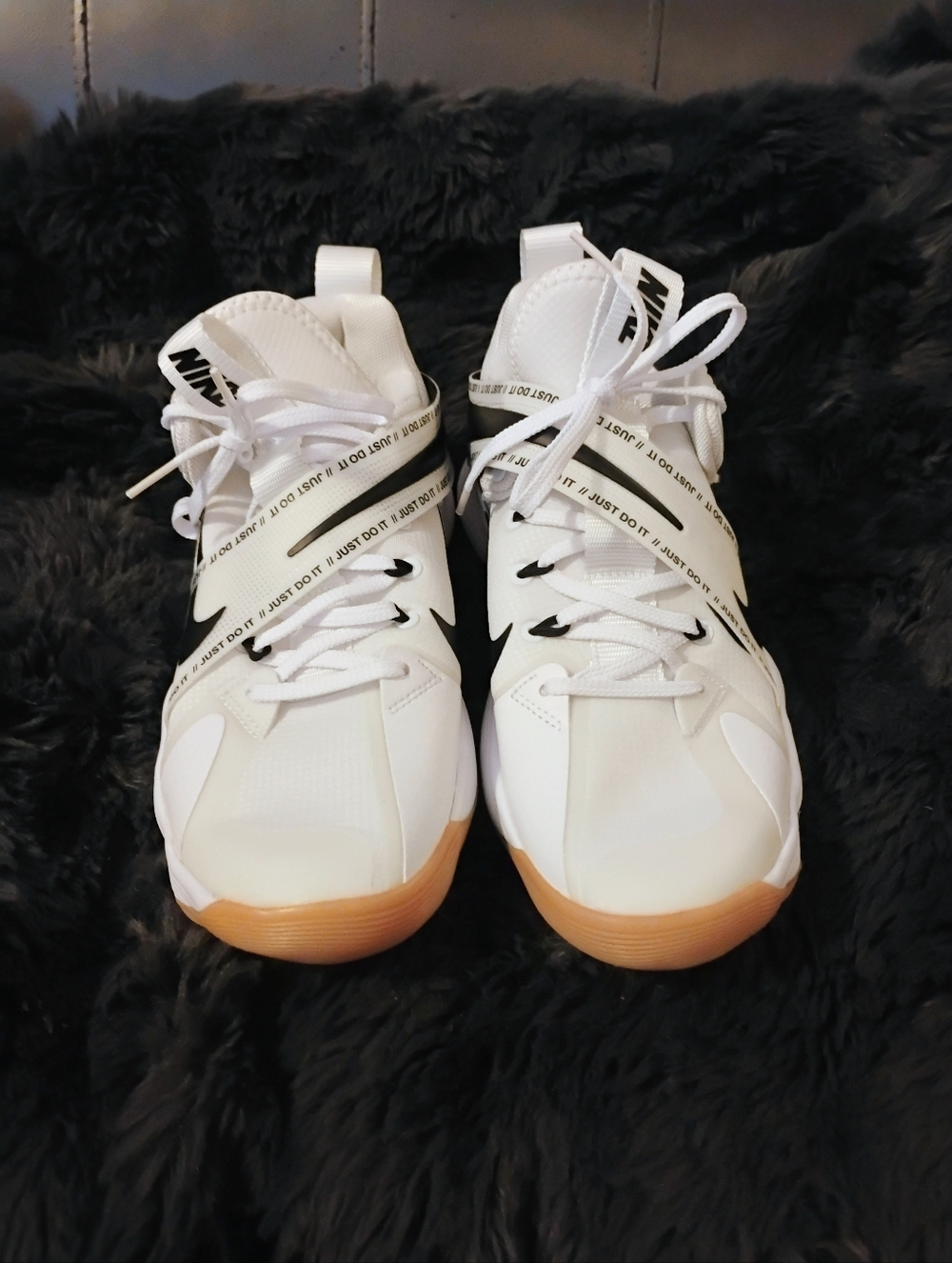 Men's Brand New Nike React Hyperset Sneakers - Picture 2 of 8